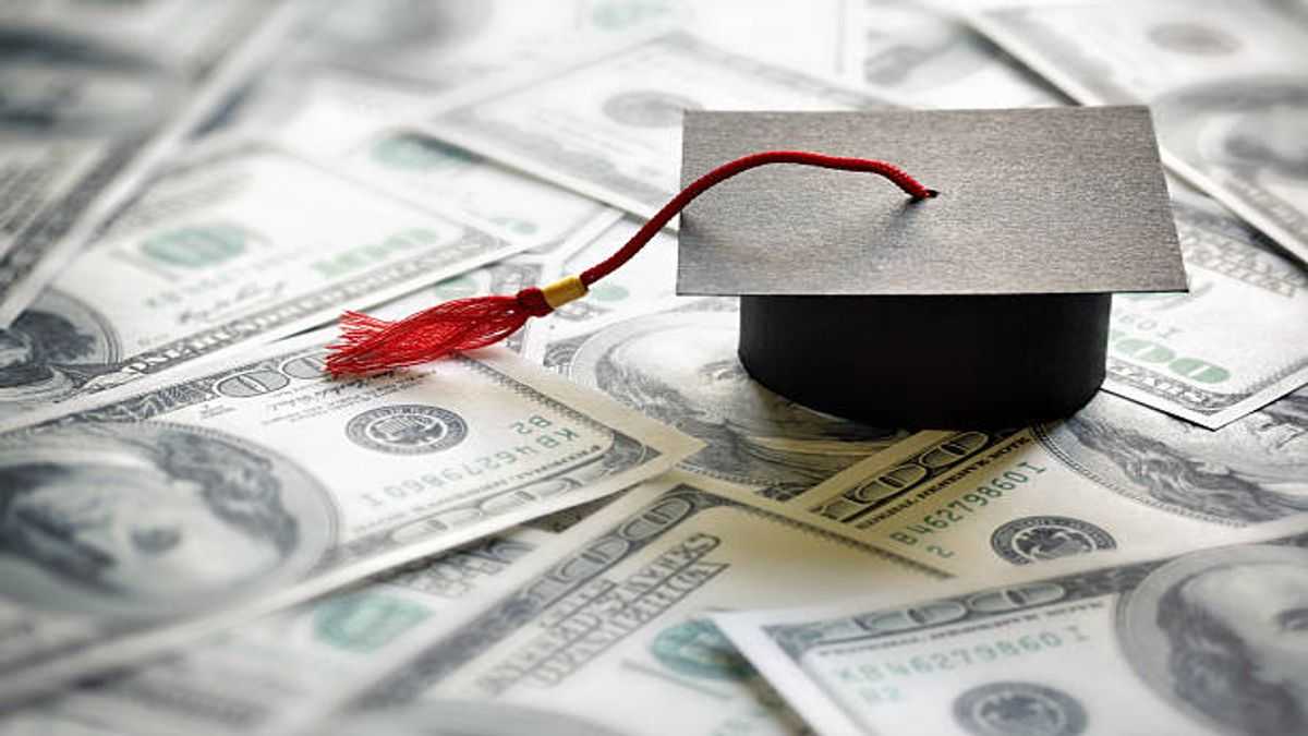 What is Biden’s Student Loan Plan and who all qualifies